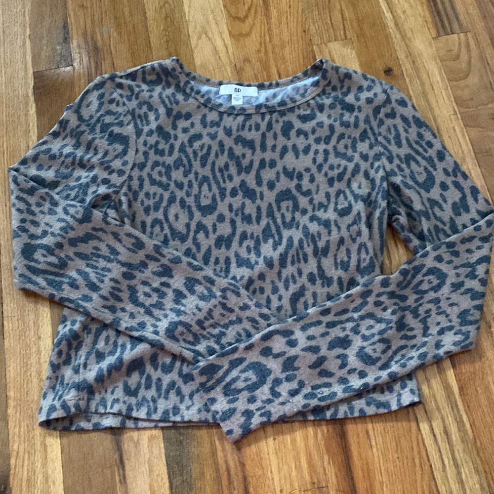 BP cheetah print long sleeve size Medium